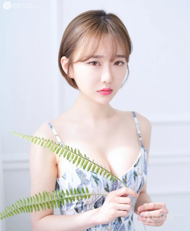 2020夏季最新款流行短发发型，一组短发女生图片参考欣赏 第1张