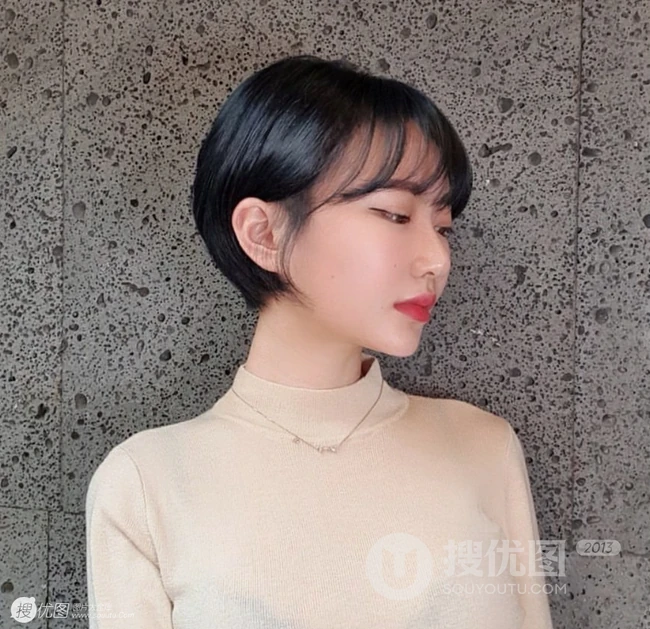 2020夏季最新款流行短发发型，一组短发女生图片参考欣赏 第3张
