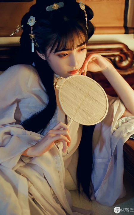 古风女生合集，古装汉服美人唯美摄影艺术图片图集