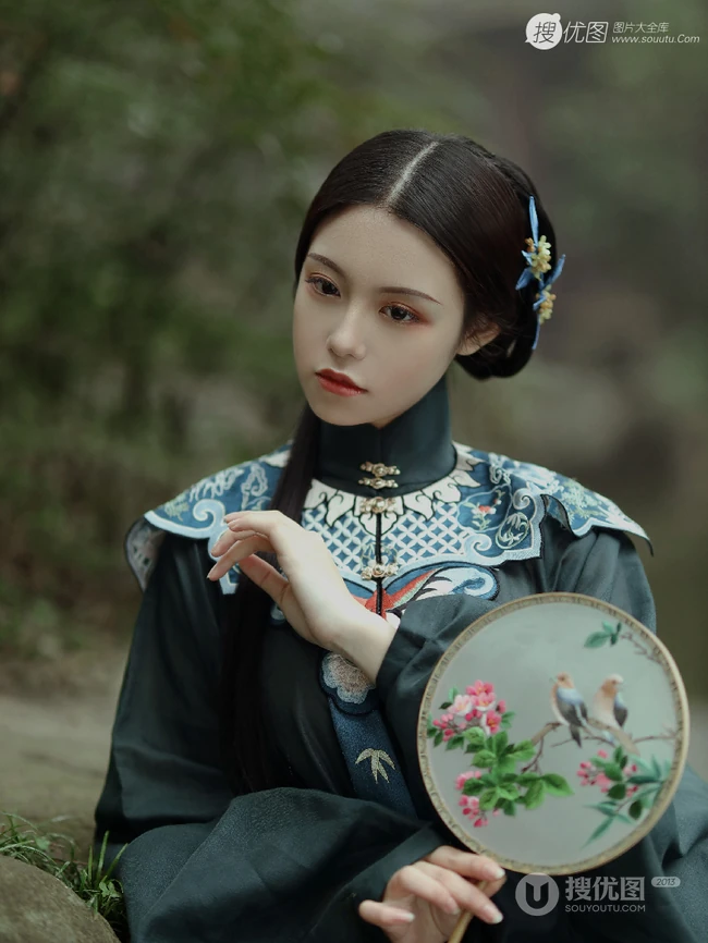 古风女生合集，古装汉服美人唯美摄影艺术图片图集