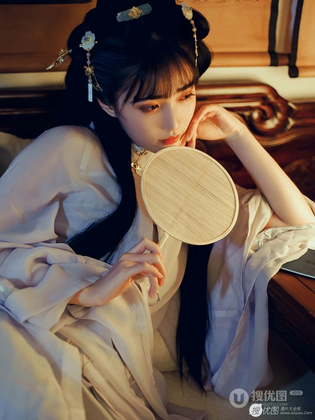 古风女生合集，古装汉服美人唯美摄影艺术图片图集