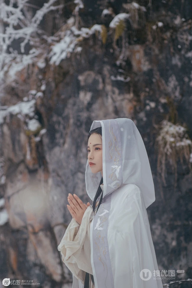 古风女生合集，古装汉服美人唯美摄影艺术图片图集