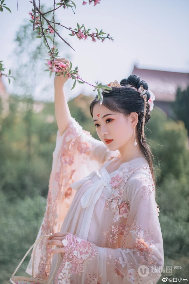 古风女生合集二，华夏古装汉服美人唯美摄影艺术图集