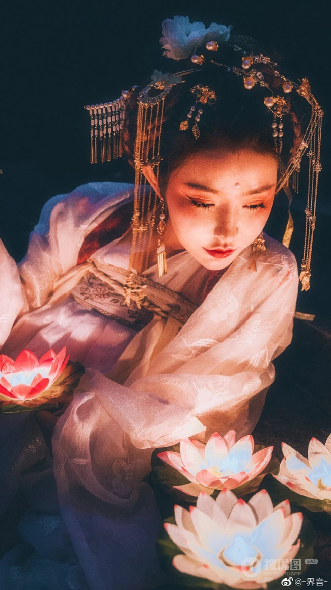 古风女生合集二，华夏古装汉服美人唯美摄影艺术图集