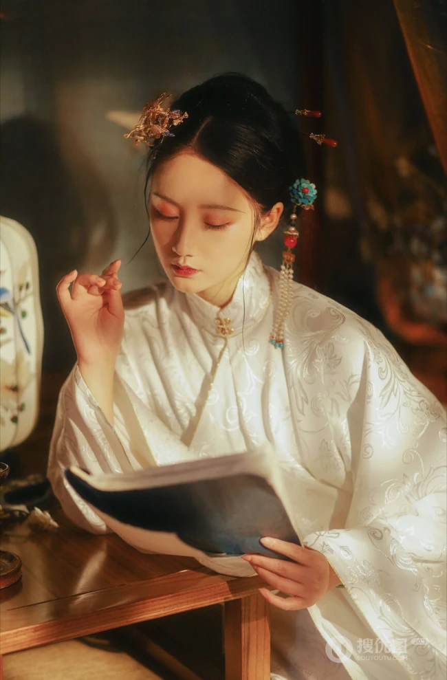 古风女生合集二，华夏古装汉服美人唯美摄影艺术图集