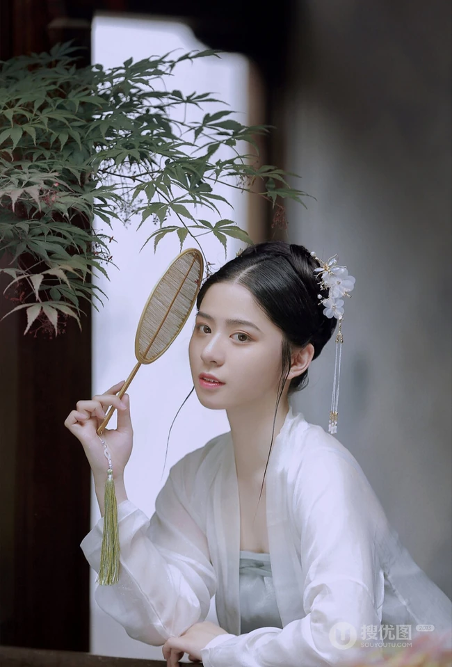 古风女生合集二，华夏古装汉服美人唯美摄影艺术图集