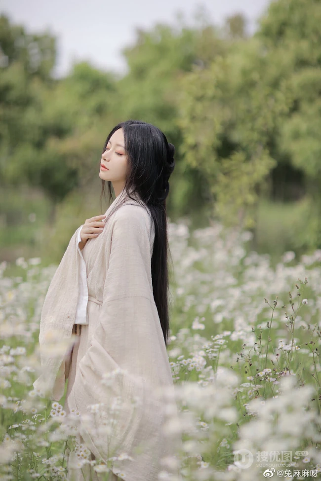 古风女生合集二，华夏古装汉服美人唯美摄影艺术图集