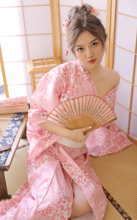 漂亮女生多套服饰清新清新私密写真图集