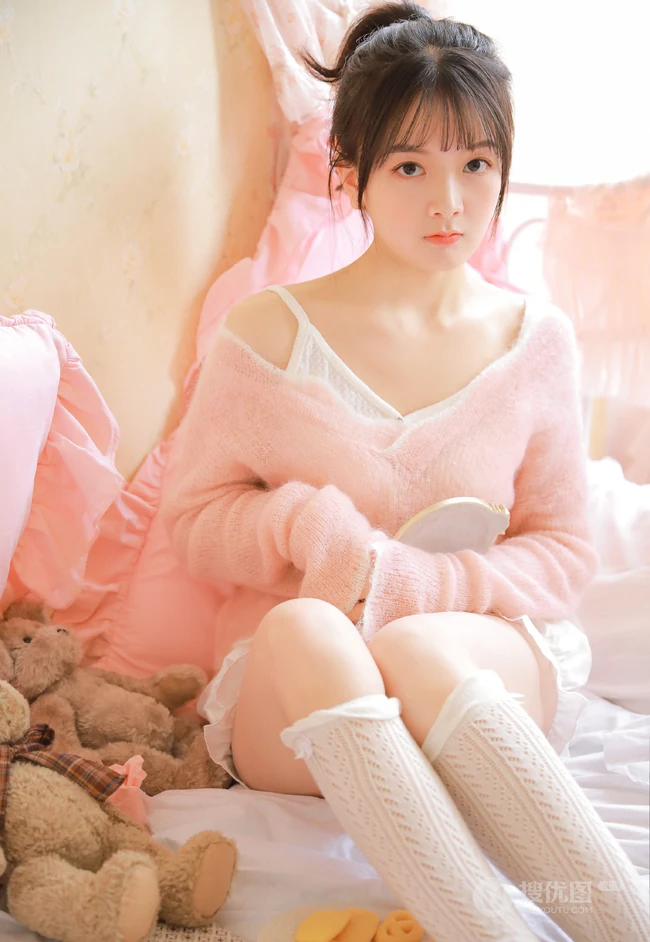 漂亮女生多套服饰清新清新私密写真图集