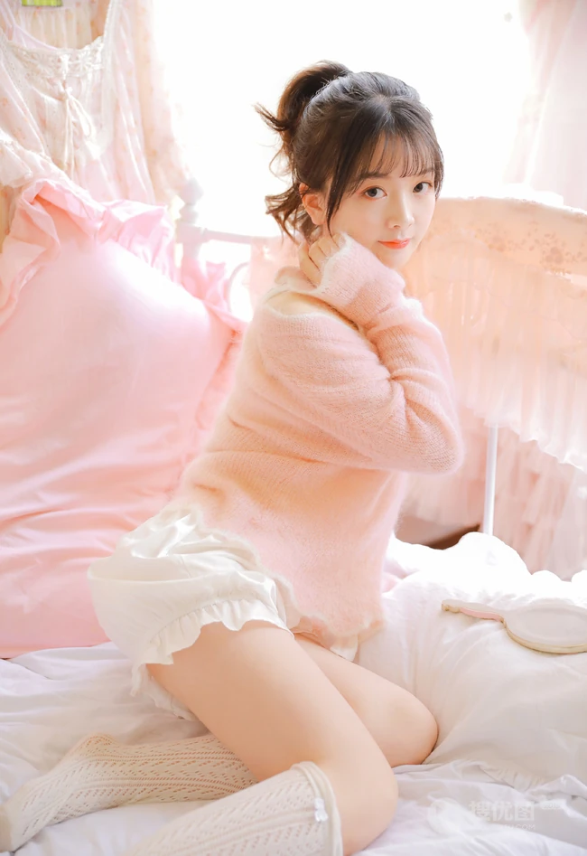 漂亮女生多套服饰清新清新私密写真图集