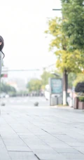 陈瑶抱着一只大肥猫上街唯美写真图片