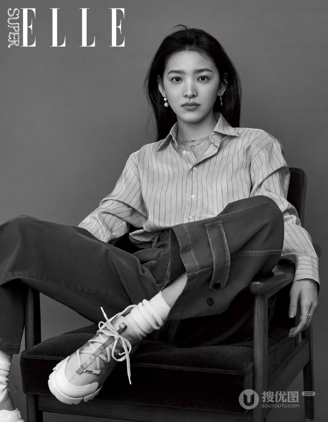 章若楠化身时尚达人多套服饰穿着登elle杂志写真图片