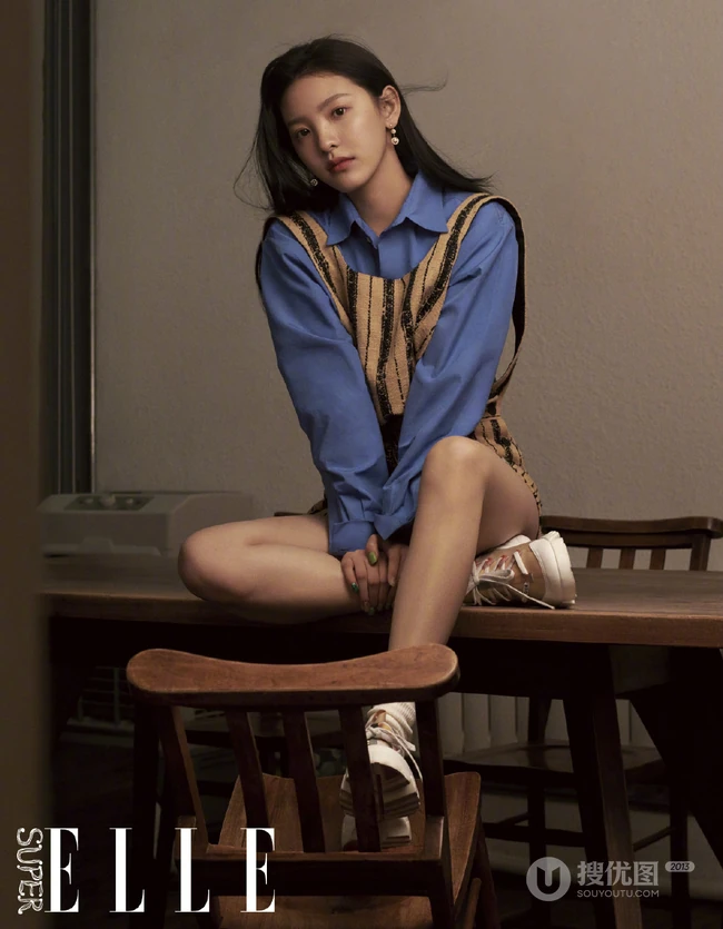 章若楠化身时尚达人多套服饰穿着登elle杂志写真图片
