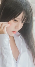 白色男友衫魅力，清新清新浅粉小女生桜桃喵的线条感肉丝气质写真集