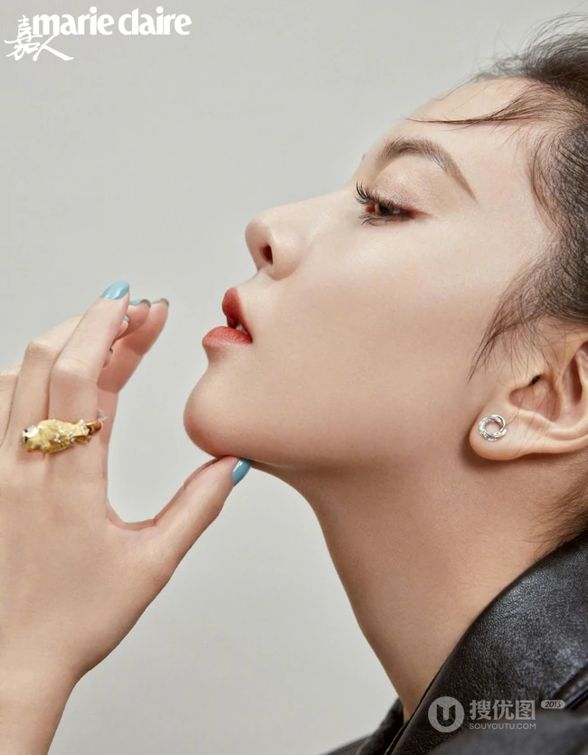 宋妍霏酷而美杂志写真图片，呈现简洁利落，刚柔并济的魅力