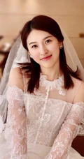 杜雨宸温柔甜美婚纱装造型写真图片