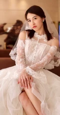 杜雨宸温柔甜美婚纱装造型写真图片