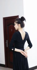 古力娜扎晒练习舞蹈时黑衣黑裙灵动优雅美美照片