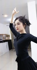 古力娜扎晒练习舞蹈时黑衣黑裙灵动优雅美美照片