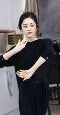 古力娜扎晒练习舞蹈时黑衣黑裙灵动优雅美美照片
