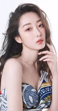 蒋梦婕卷发发型搭配多套服饰气质时尚杂志写真图片