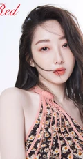 蒋梦婕卷发发型搭配多套服饰气质时尚杂志写真图片