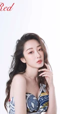 蒋梦婕卷发发型搭配多套服饰气质时尚杂志写真图片