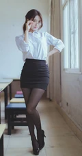 网红女生黑川气质深袜短裙在教室里cos气质眼镜女老师写真图集
