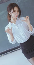 网红女生黑川气质深袜短裙在教室里cos气质眼镜女老师写真图集