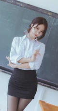 网红女生黑川气质深袜短裙在教室里cos气质眼镜女老师写真图集