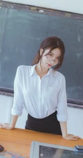 网红女生黑川气质深袜短裙在教室里cos气质眼镜女老师写真图集