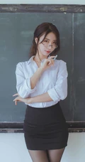 网红女生黑川气质深袜短裙在教室里cos气质眼镜女老师写真图集