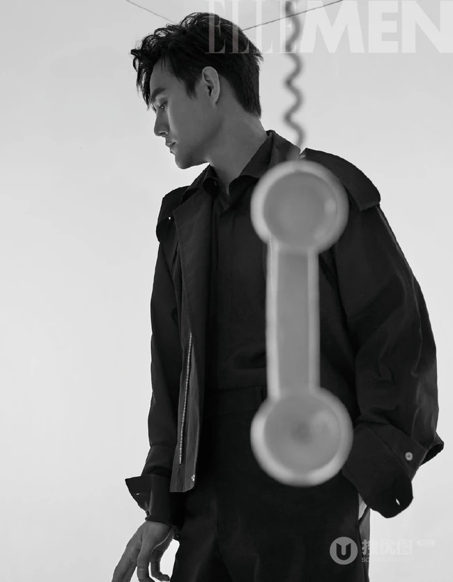 王凯手拿有线电话登《ELLEMEN》杂志帅气复古写真图片