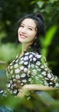 杨子姗唯美森系户外逆光写真图片