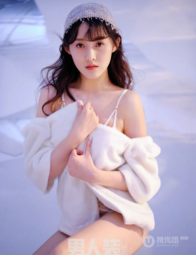 《创造101》张鑫磊气质男人装杂志写真图片