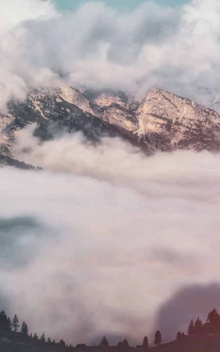 大自然大气磅礴的山峰高清手机壁纸
