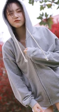 活力十足卫衣短裤元气少女户外清新清新写真图片