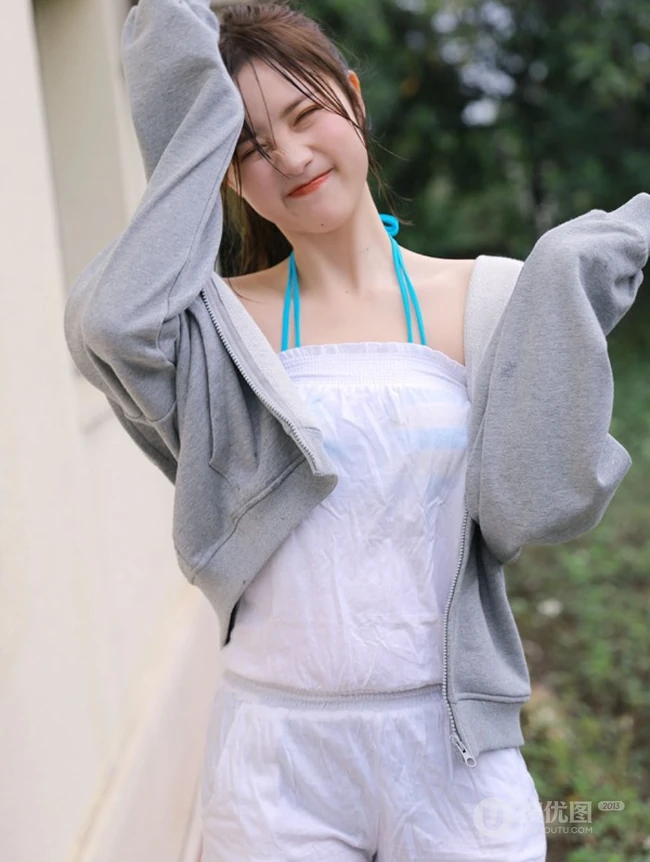 活力十足卫衣短裤元气少女户外清新清新写真图片