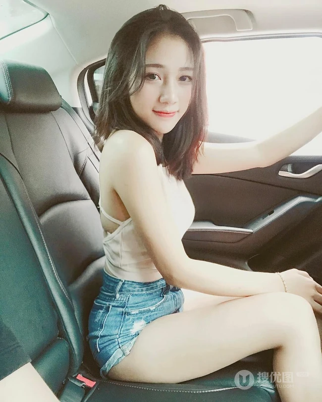 越南白皙水嫩女生妹子吸睛气质身材自拍，写真生活照气质图片