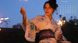 夜幕下玩烟花棒的和服少女，2020年6月美女日历壁纸图片