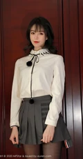 身材曼妙多姿，清甜不失气质，女生yoo优优JK服饰袜装写真图集
