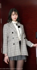 身材曼妙多姿，清甜不失气质，女生yoo优优JK服饰袜装写真图集