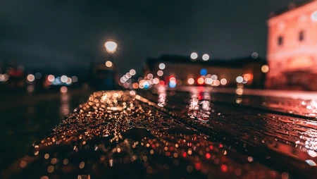 下过雨后的城市道路摄影壁纸图片