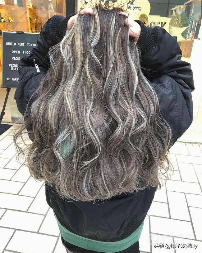 2020最洋气，层次感很强，富有&ldquo;高级风&rdquo;的女生潮流染发发型图片 第5张