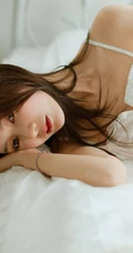 纤细线条短裤长发清新女生居家室内唯美吸睛写真图集
