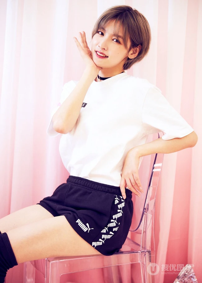 创造营2020 ​​​&ldquo;帅气&rdquo;女生学员赵粤清爽短发写真图片