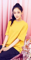 创造营2020女生学员希林娜依&middot;高马尾辫发型清新靓丽写真美照