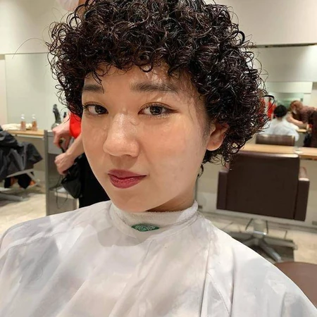 蓬松感很强的&ldquo;泡面头&rdquo;，适合头发软，发量少的女生洋气烫发发型图片