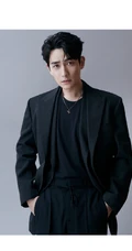 新青年晒出9位明星帅哥样片，全黑色look的9位明星帅哥，超有范