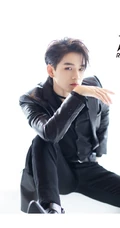 新青年晒出9位明星帅哥样片，全黑色look的9位明星帅哥，超有范